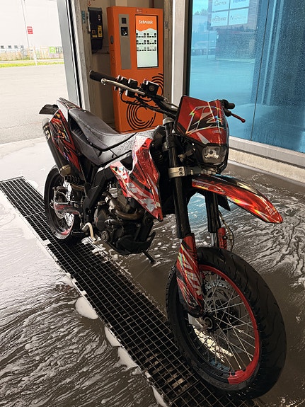 Aprilia SX 125 Super Motard 2 of 22