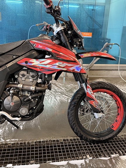 Aprilia SX 125 Super Motard 3 of 22