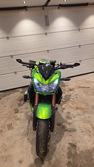 Kawasaki Z 750 R 23 of 25