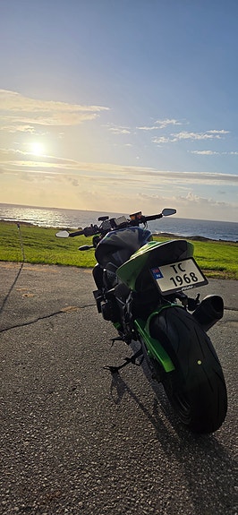 Kawasaki Z 750 R 7 of 25