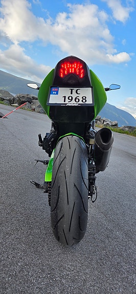 Kawasaki Z 750 R 14 of 25