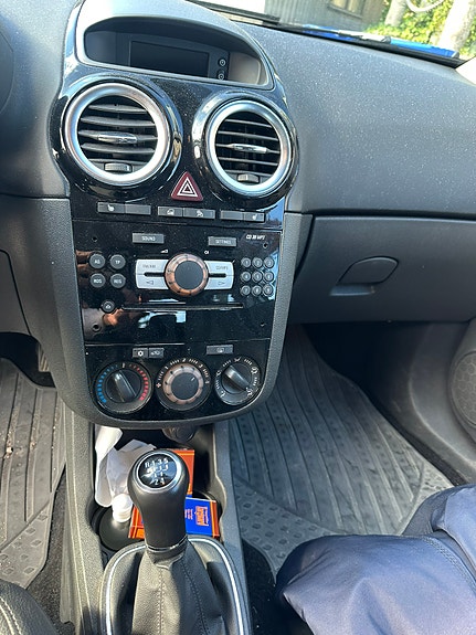 Opel Corsa 9 of 10