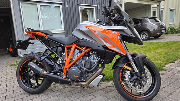 KTM 1290 Super Duke GT 2 of 15