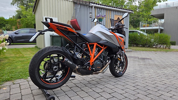 KTM 1290 Super Duke GT 6 of 15
