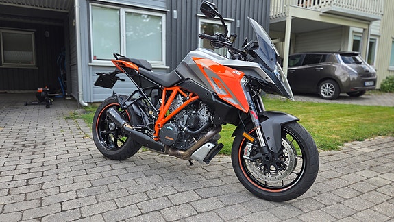 KTM 1290 Super Duke GT 4 of 15