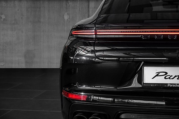 Porsche Panamera 6 of 30