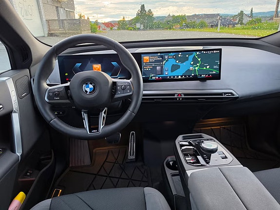 BMW iX 18 of 18