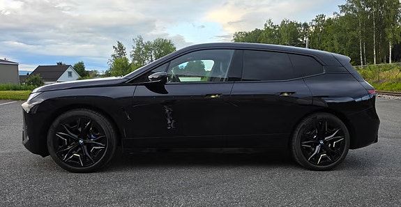BMW iX 6 of 18