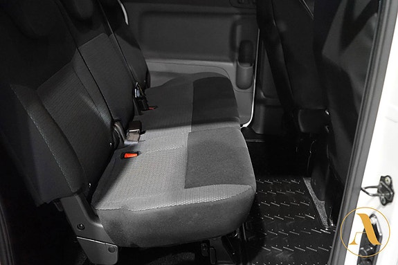 Nissan e-NV200 17 of 30