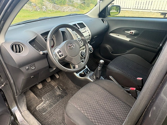 Toyota Urban Cruiser 5 of 17