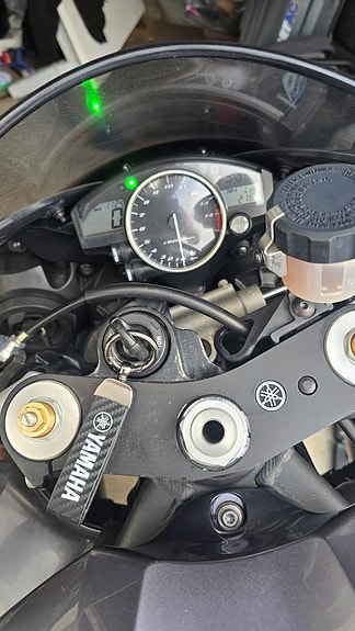 Yamaha YZF-R1 6 of 9