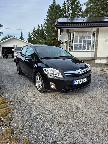 Toyota Auris 2 of 20