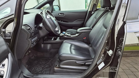 Nissan Leaf 12 of 30