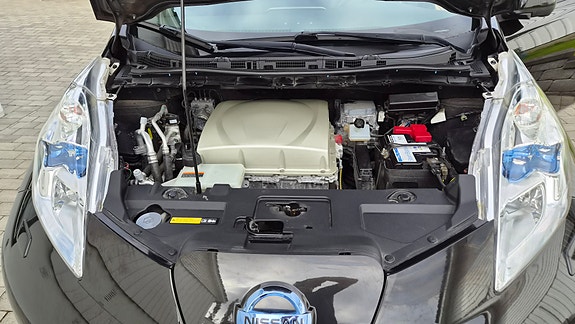 Nissan Leaf 21 of 30