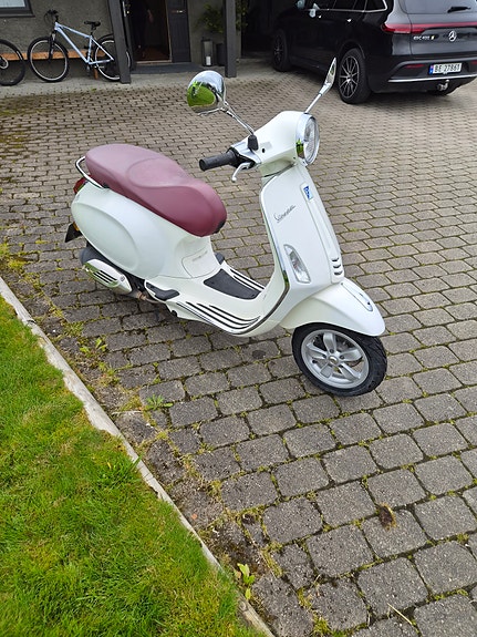 Vespa Primavera 50 3 of 7