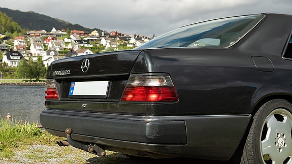 Mercedes-Benz 300 CE-24 15 of 27