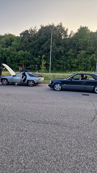 Mercedes-Benz 300 CE-24 9 of 27