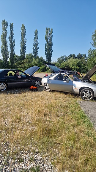 Mercedes-Benz 300 CE-24 10 of 27