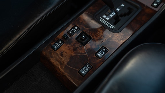 Mercedes-Benz 300 CE-24 23 of 27