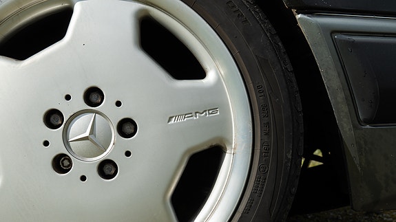 Mercedes-Benz 300 CE-24 12 of 27