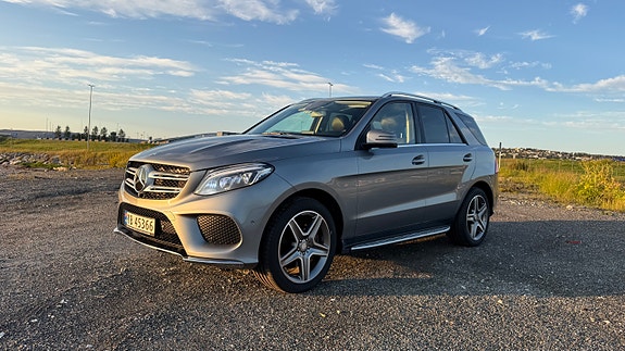 Mercedes-Benz GLE250 d 2 of 30