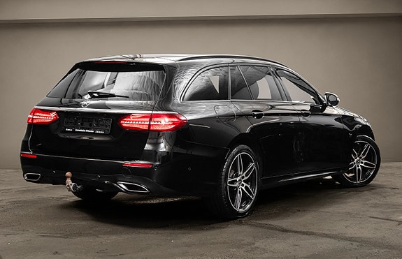Mercedes-Benz E220 d 4 of 30