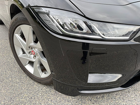 Jaguar I-PACE 7 of 30