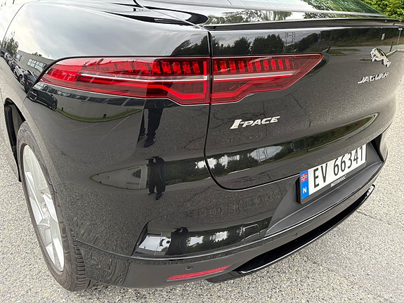 Jaguar I-PACE 11 of 30