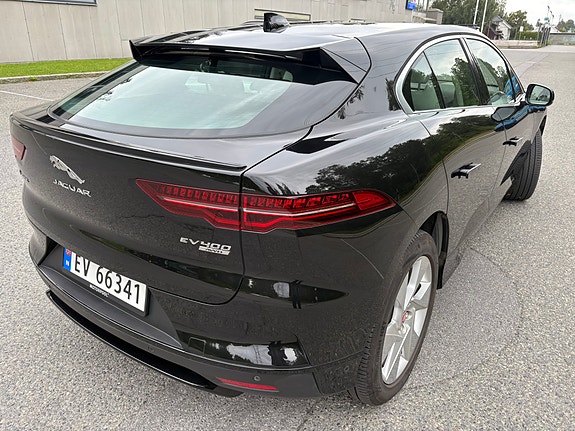 Jaguar I-PACE 8 of 30