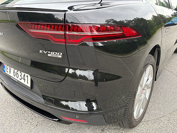 Jaguar I-PACE 10 of 30