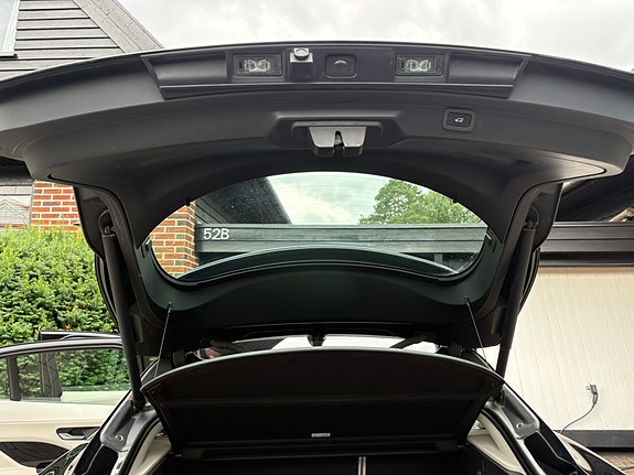 Jaguar I-PACE 27 of 30