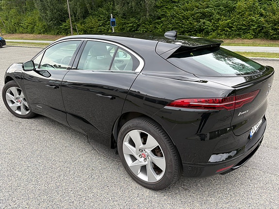 Jaguar I-PACE 9 of 30