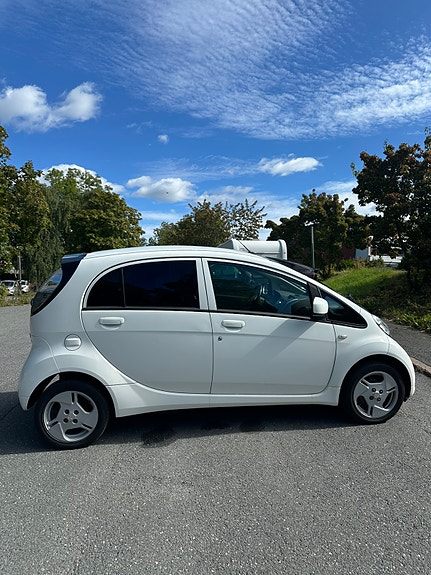 Mitsubishi i-Miev 2 of 18
