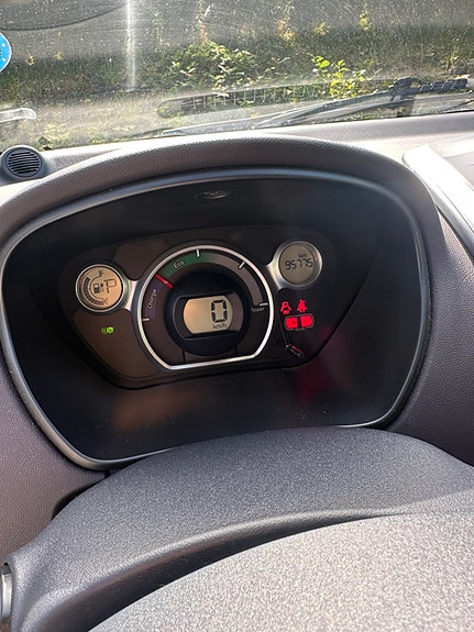 Mitsubishi i-Miev 11 of 18