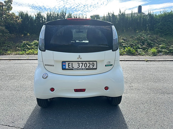 Mitsubishi i-Miev 8 of 18