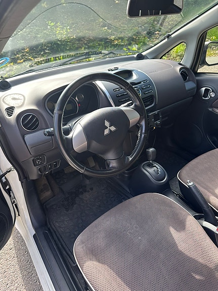 Mitsubishi i-Miev 9 of 18