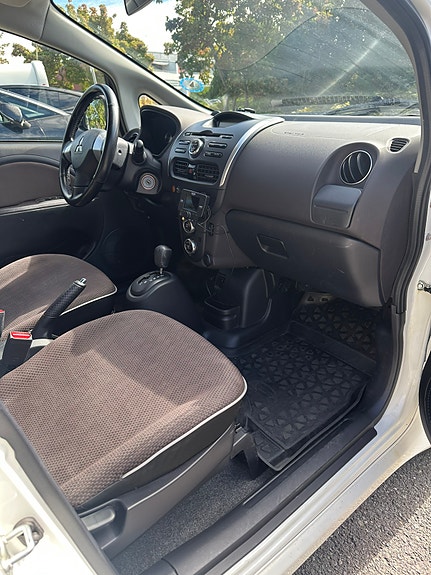 Mitsubishi i-Miev 13 of 18