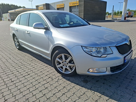 Skoda Superb 3 of 28