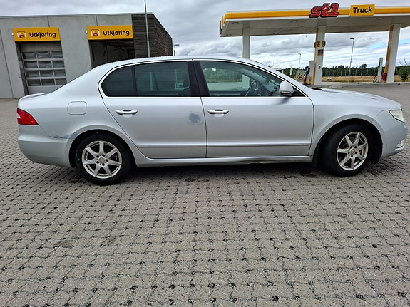 Skoda Superb 10 of 28