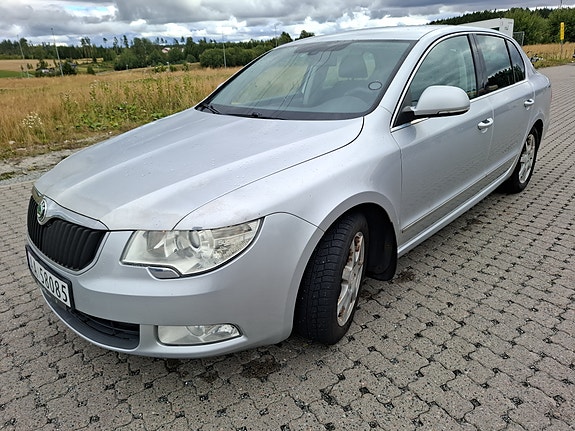 Skoda Superb 7 of 28
