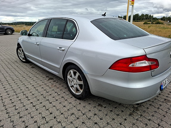 Skoda Superb 12 of 28