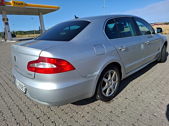 Skoda Superb 5 of 28