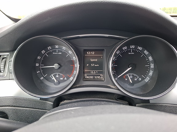 Skoda Superb 27 of 28