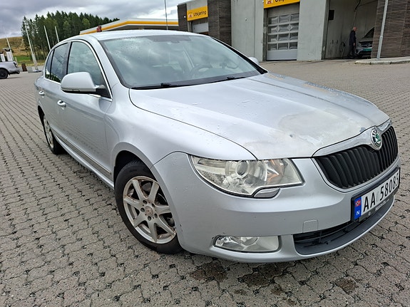 Skoda Superb 9 of 28