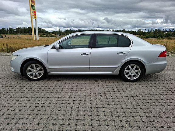 Skoda Superb 13 of 28