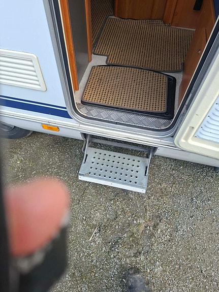 Hymer 3 of 12