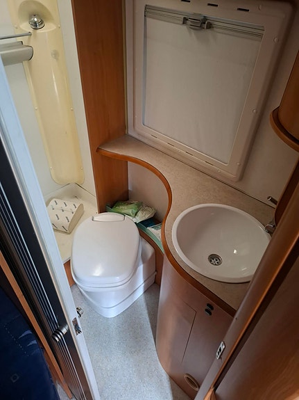 Hymer 4 of 12
