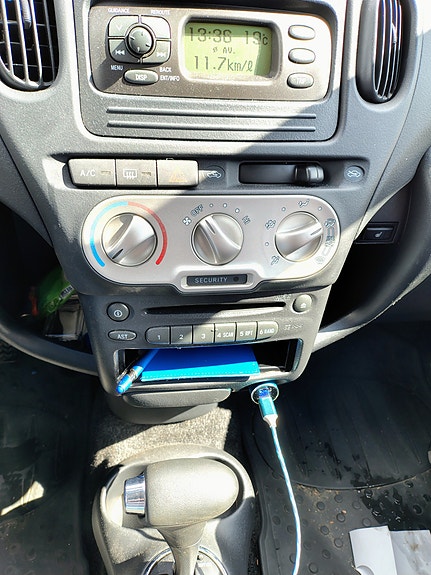 Toyota Yaris Verso 2 of 23