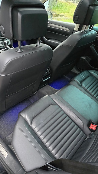 Volkswagen Passat Alltrack 24 of 30