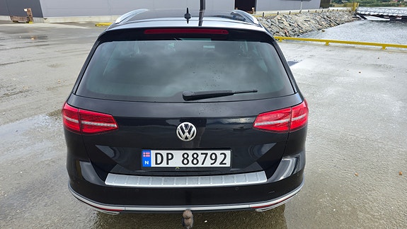 Volkswagen Passat Alltrack 10 of 30